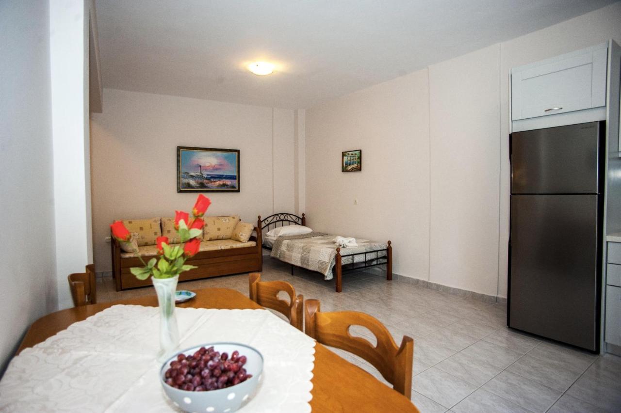 Captain Georgio Apartments Poros  Exterior photo
