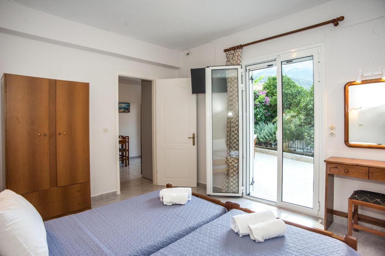 Captain Georgio Apartments Poros  Exterior photo