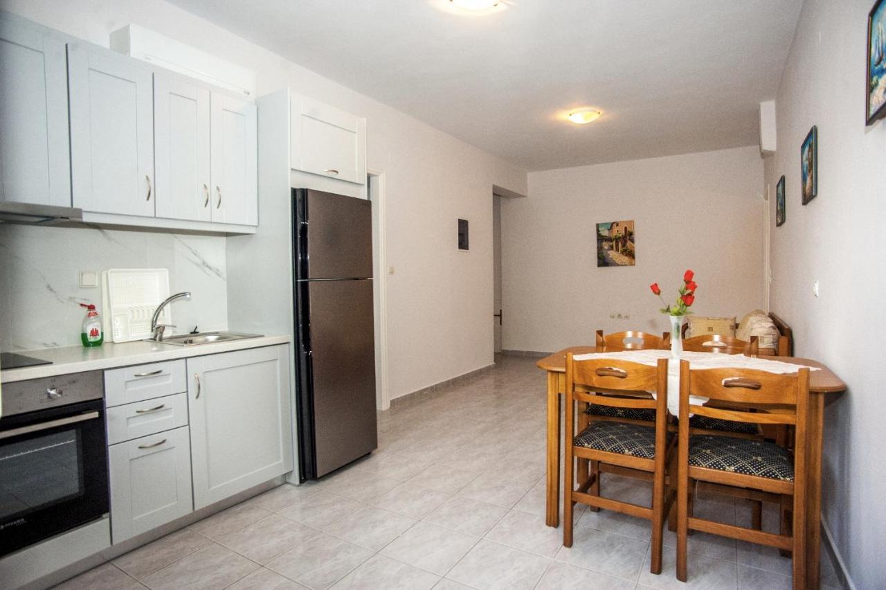 Captain Georgio Apartments Poros  Exterior photo
