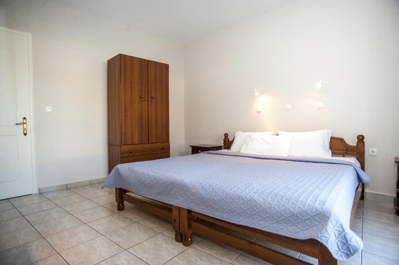 Captain Georgio Apartments Poros  Exterior photo