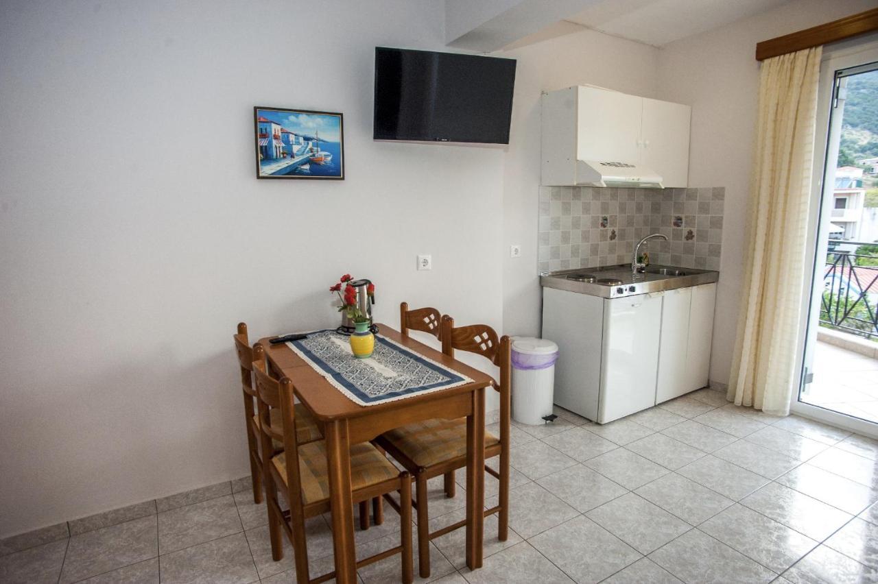 Captain Georgio Apartments Poros  Exterior photo